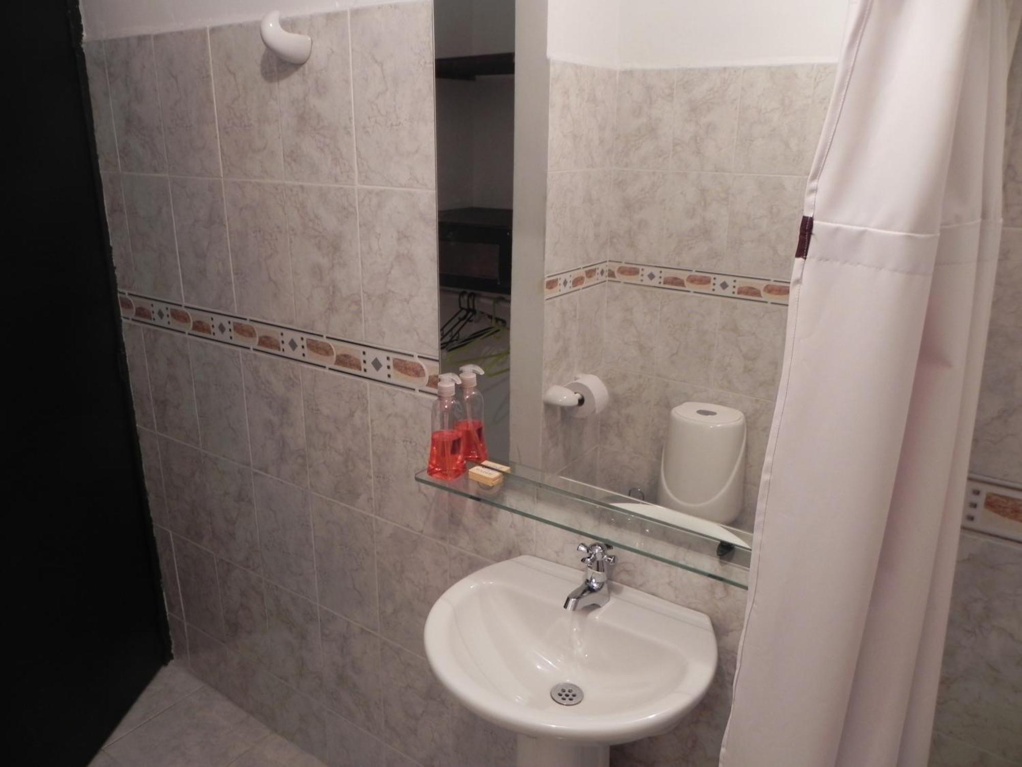 Hostal Tamarindo Inn Μεντεγίν Εξωτερικό φωτογραφία
