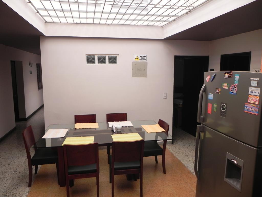 Hostal Tamarindo Inn Μεντεγίν Εξωτερικό φωτογραφία