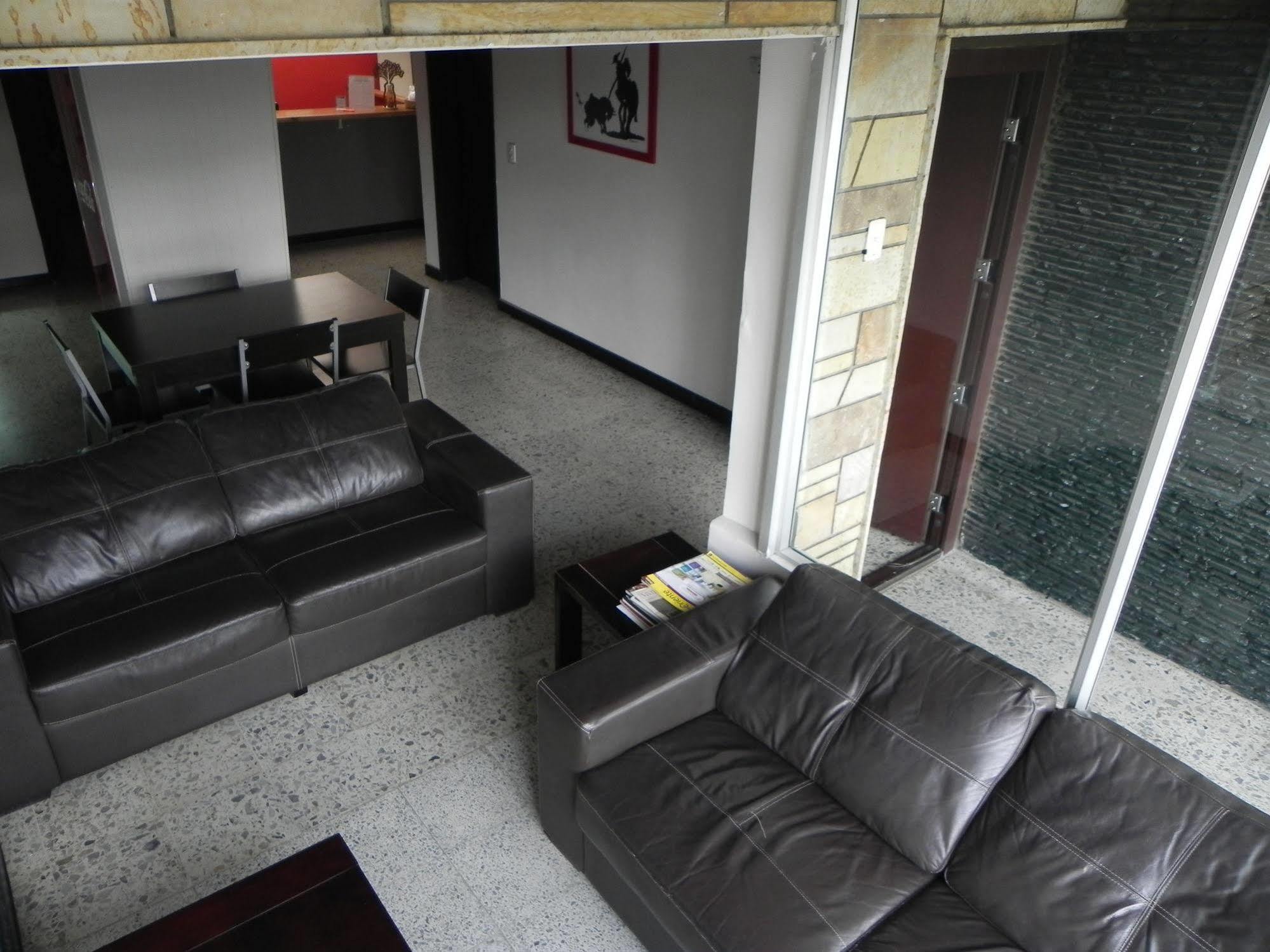 Hostal Tamarindo Inn Μεντεγίν Εξωτερικό φωτογραφία