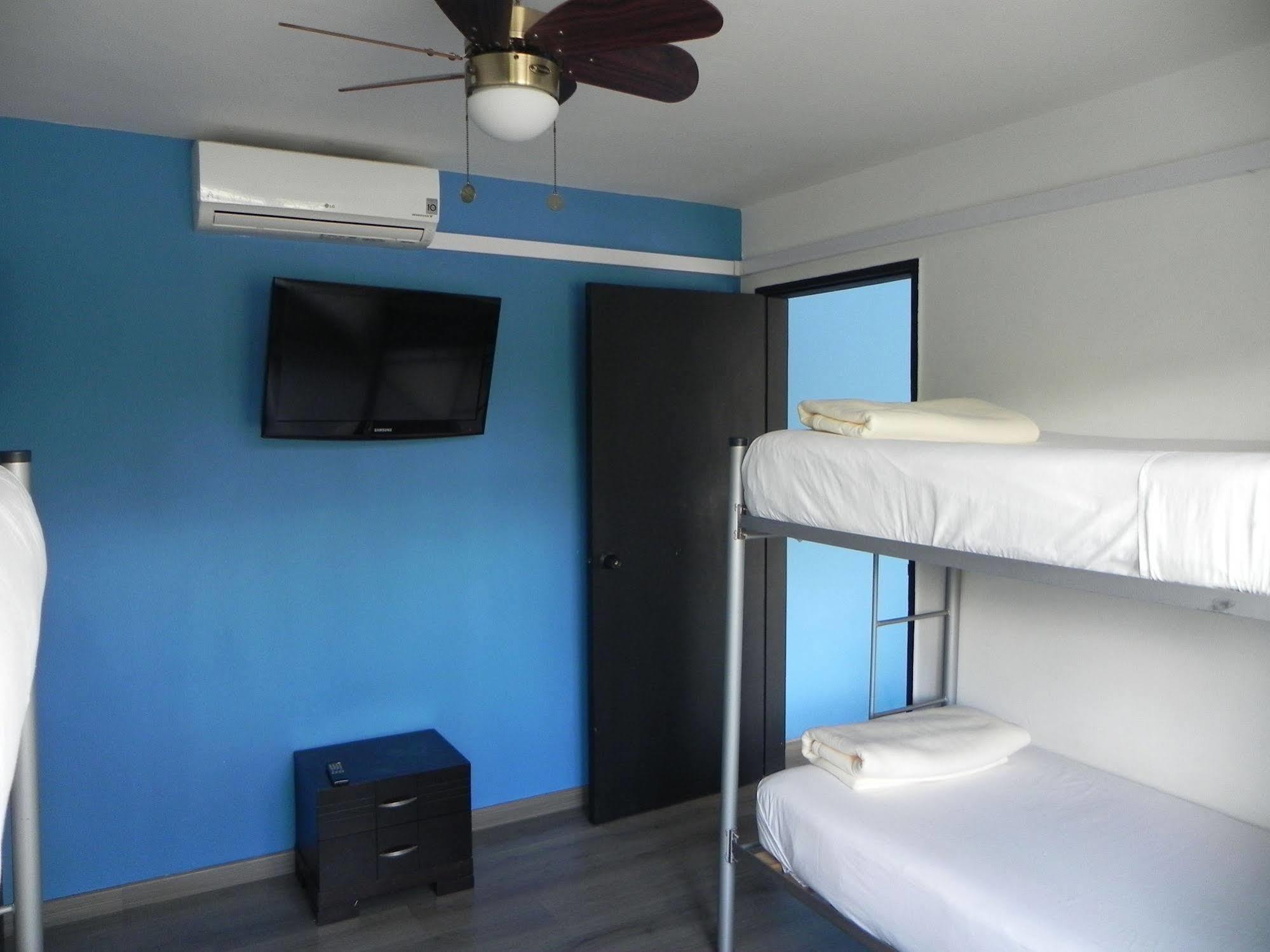 Hostal Tamarindo Inn Μεντεγίν Εξωτερικό φωτογραφία