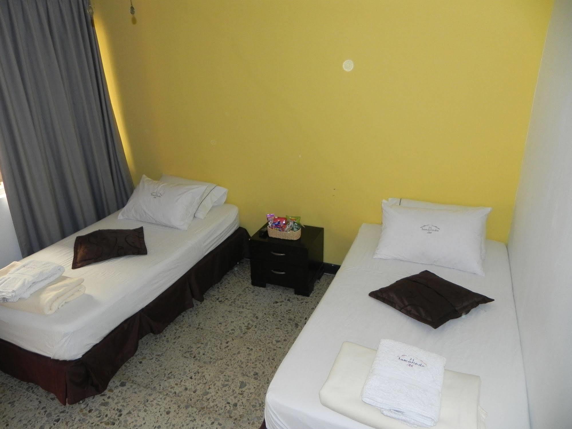 Hostal Tamarindo Inn Μεντεγίν Εξωτερικό φωτογραφία