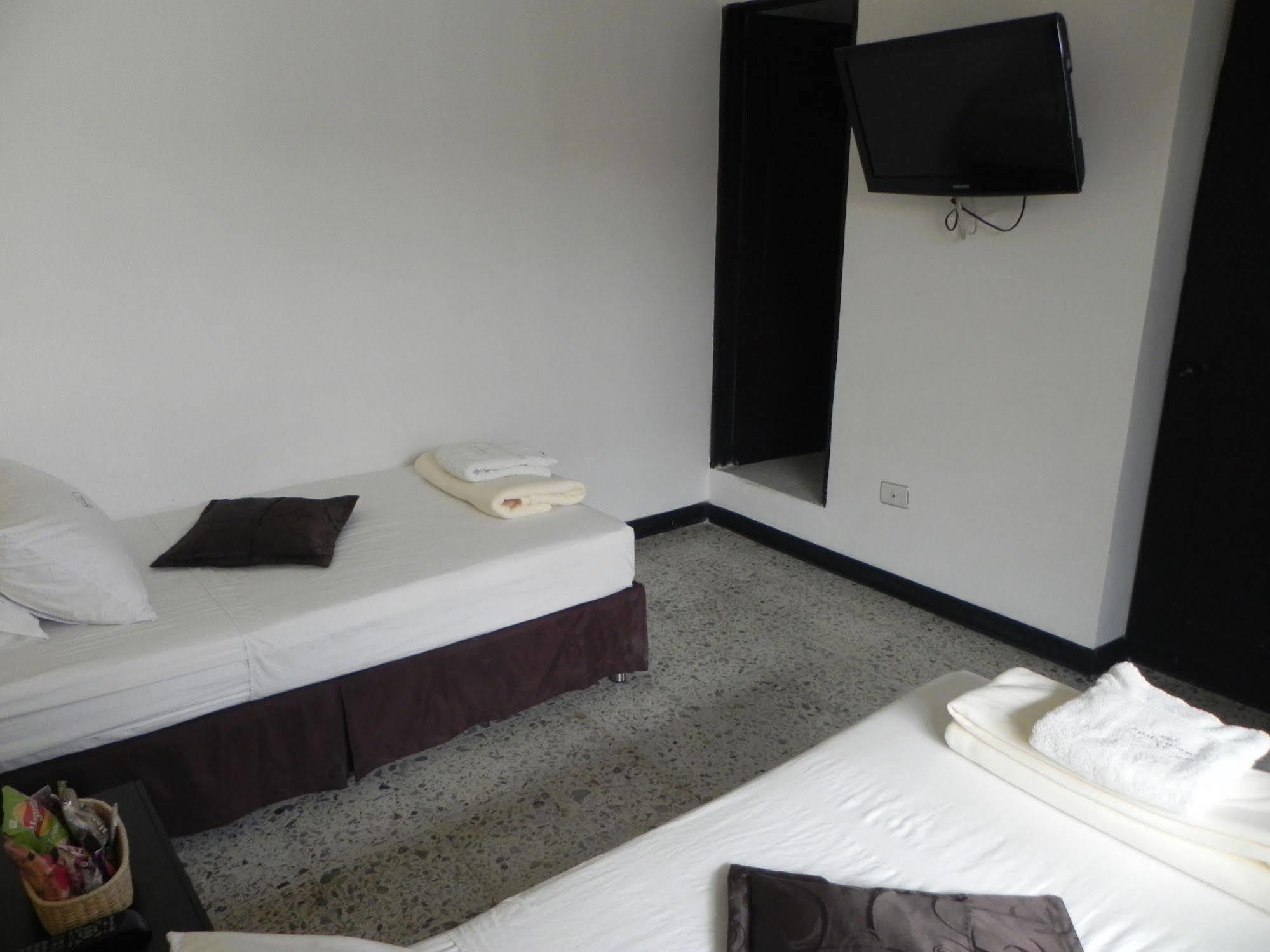Hostal Tamarindo Inn Μεντεγίν Εξωτερικό φωτογραφία